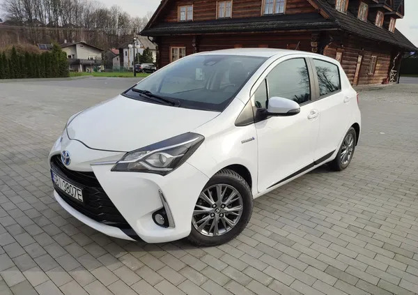 toyota yaris biała Toyota Yaris cena 53900 przebieg: 35000, rok produkcji 2018 z Biała